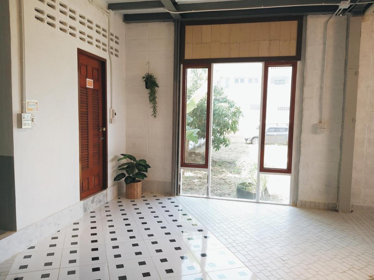 The Warehouse - Ayutthaya Apartment ภายนอก รูปภาพ